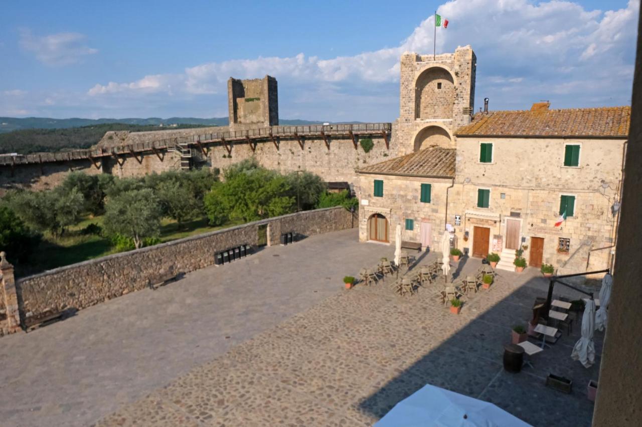 Rooms And Wine Al Castello Monteriggioni Exteriér fotografie